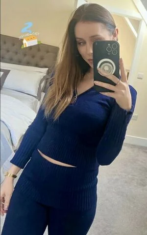 Una Healy content