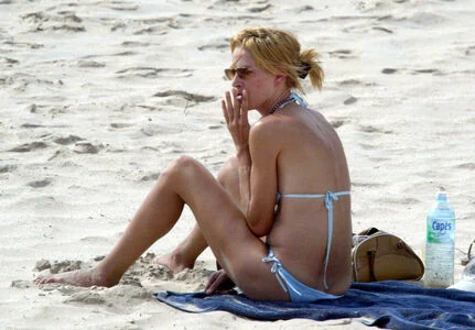 Uma Thurman content