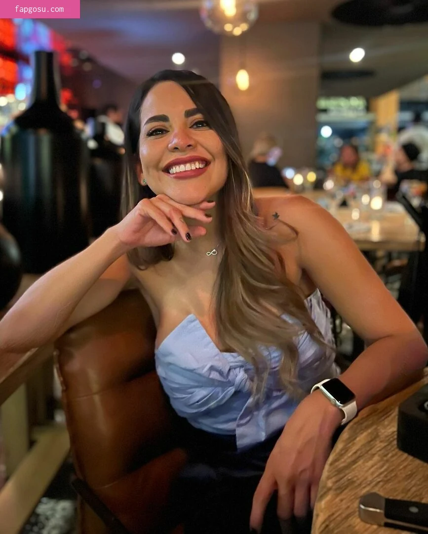 Vania Dominguez