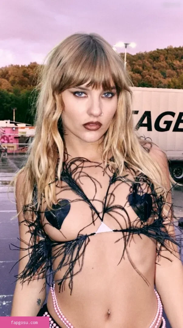 Victoria De Angelis