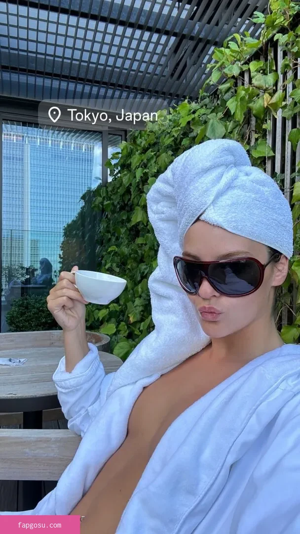 Victoria De Angelis