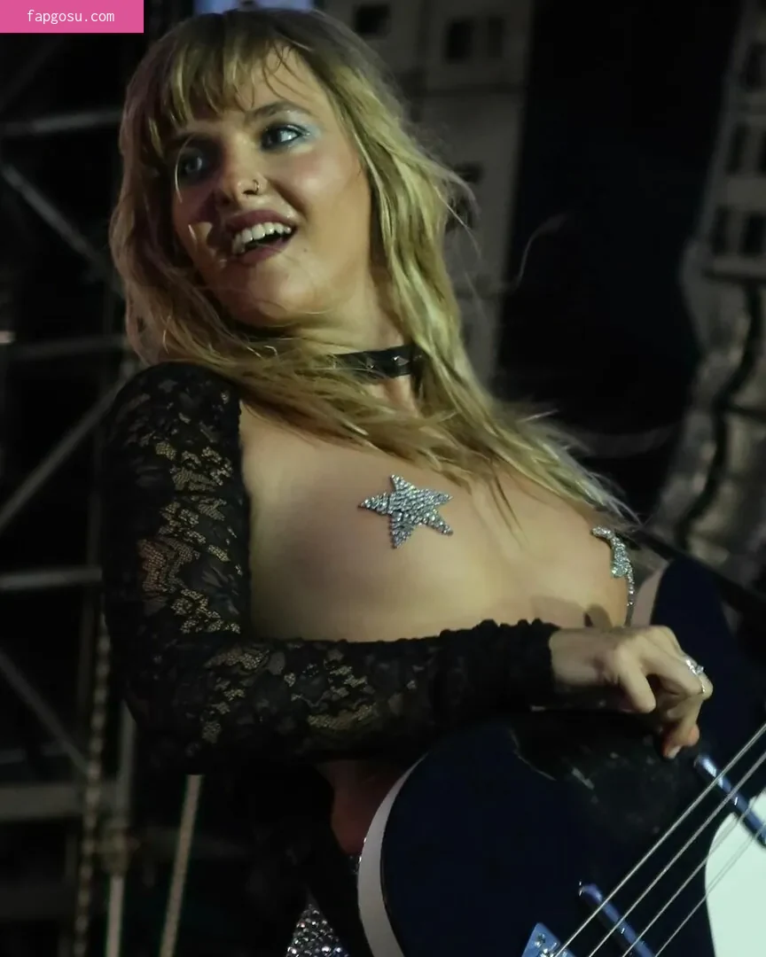 Victoria De Angelis