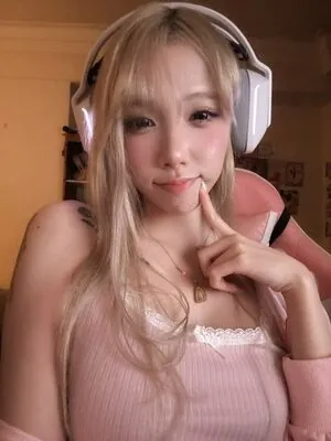 vellezy content