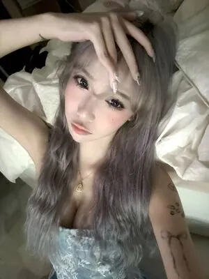vellezy content