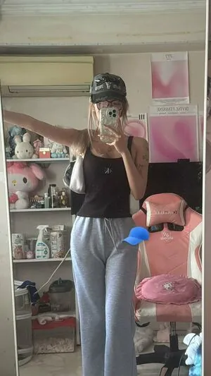 vellezy content