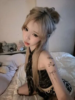 vellezy content