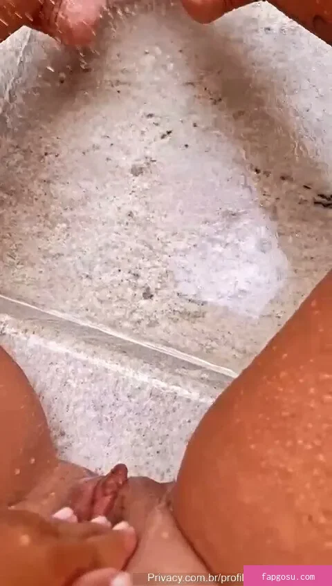 Vivi Fernandez