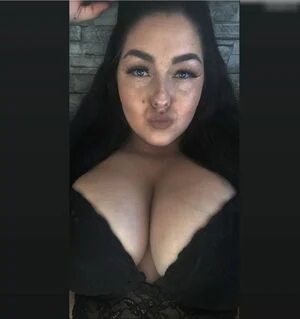 Vanessa.grwd content
