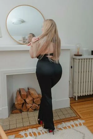 Vanessa Jolie content