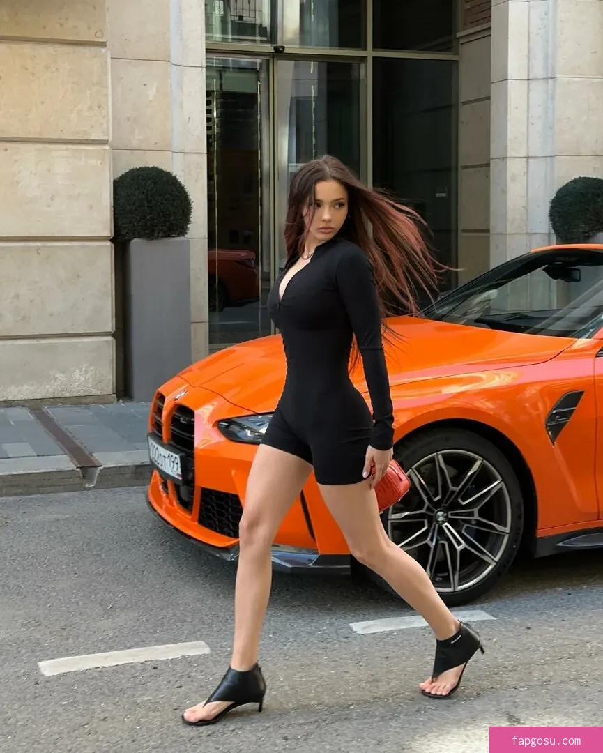 Valya Karnaval