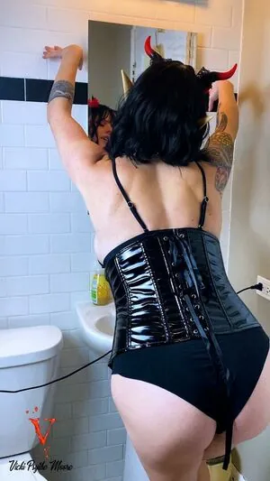 Vicki Psythe Moore content