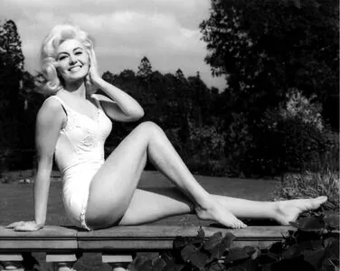Vintage Sexy Celebs content