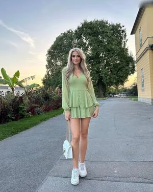 Vanessa Wende content