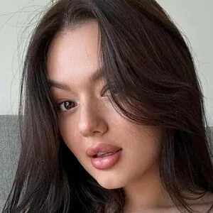 wild_brunette