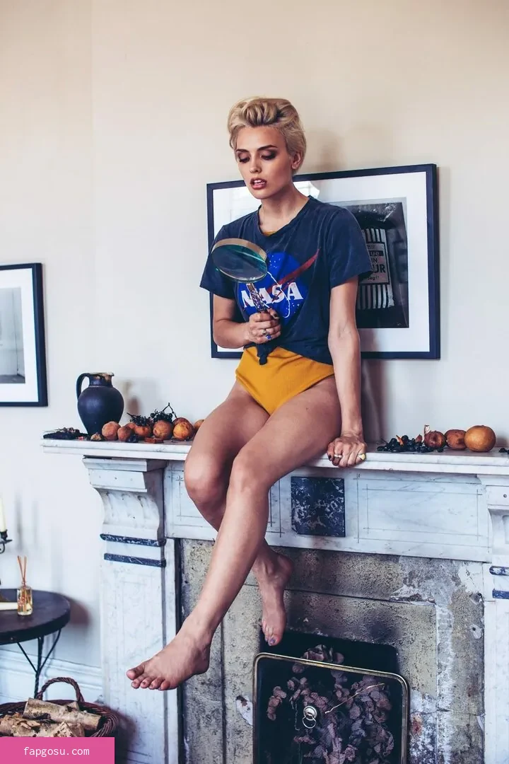 Wallis Day