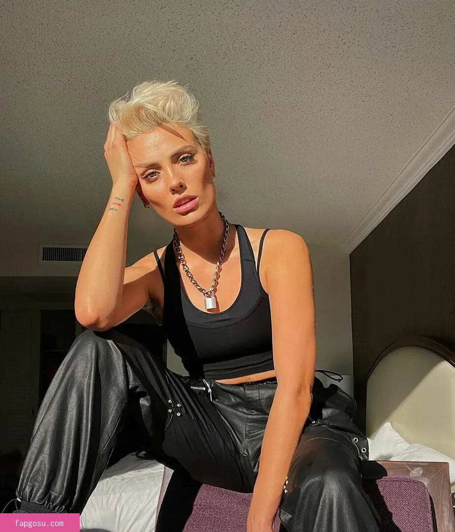 Wallis Day