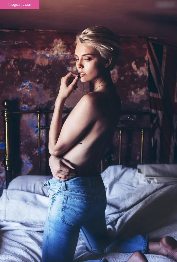 Wallis Day