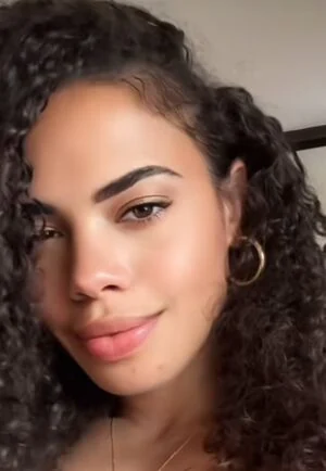 Walessa Munoz content