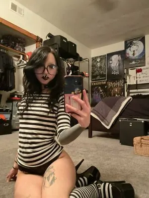 Wuvmia content