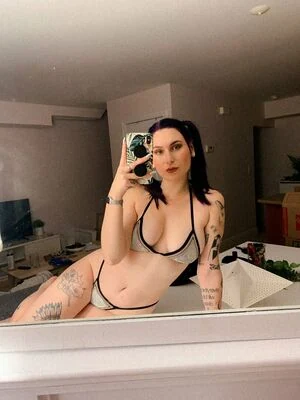 xclusive_eden content