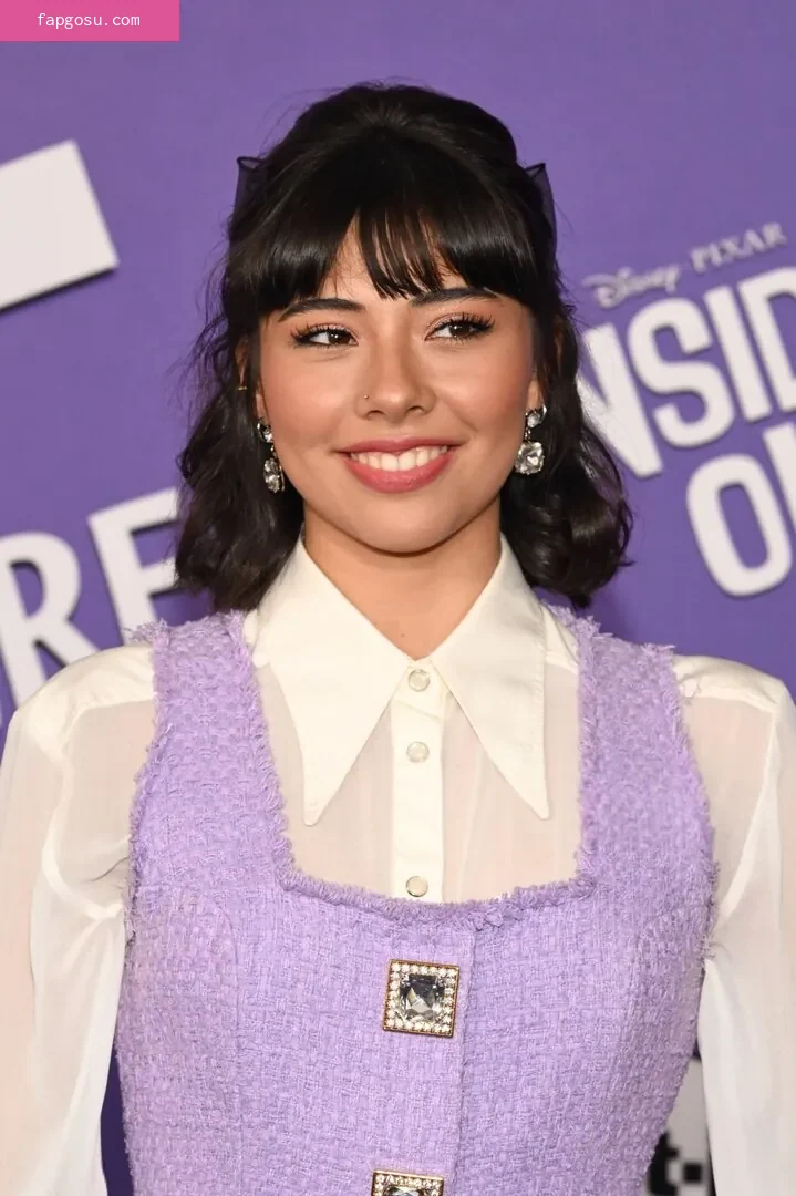 Xochitl Gomez