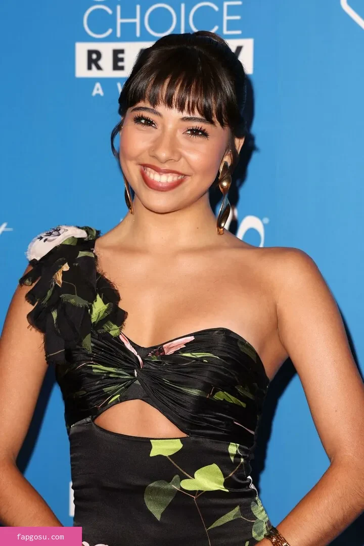 Xochitl Gomez
