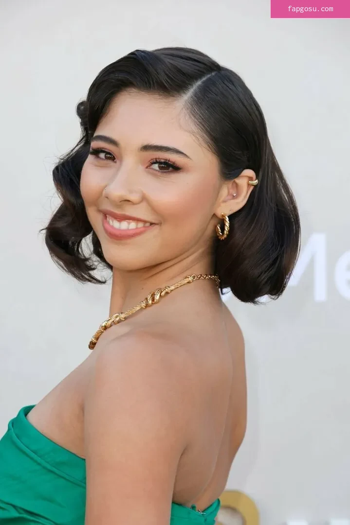 Xochitl Gomez