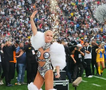 Xuxa Meneghel content