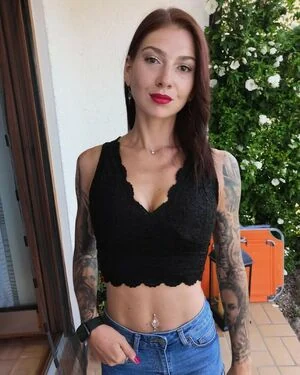 xtheresa_ content