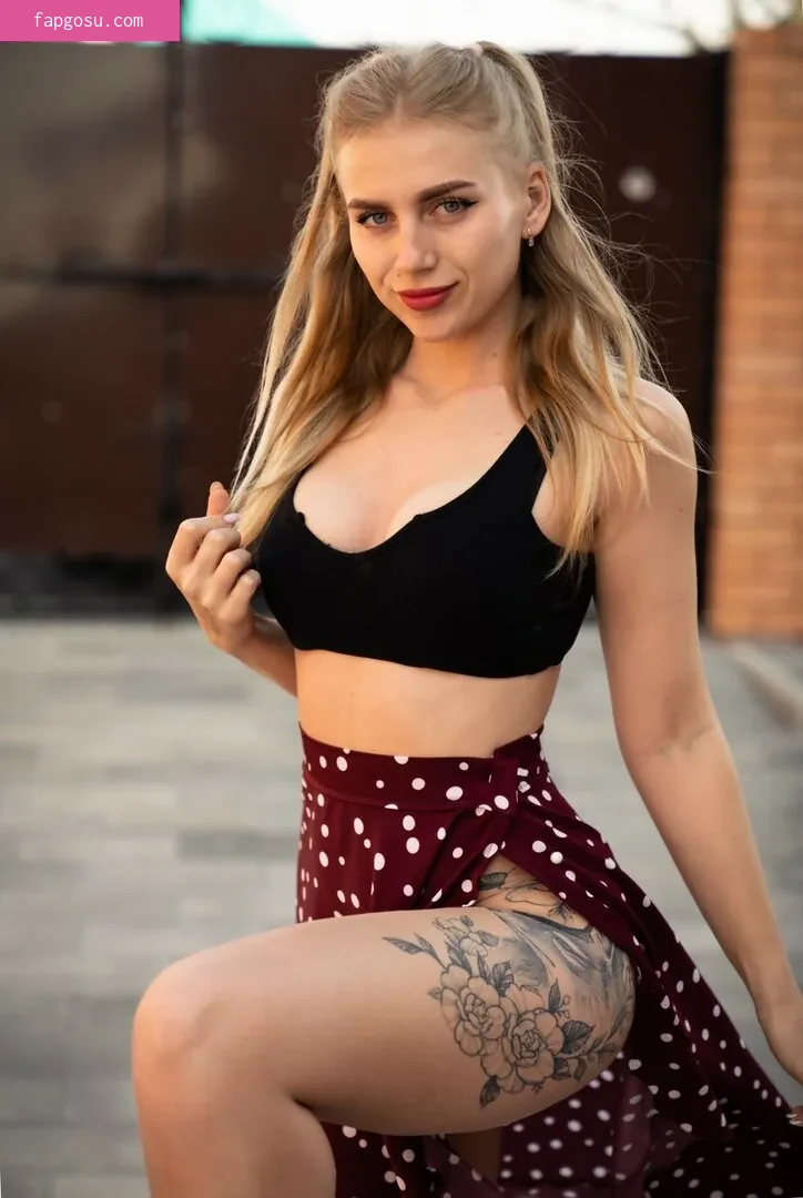Yuliya Fox
