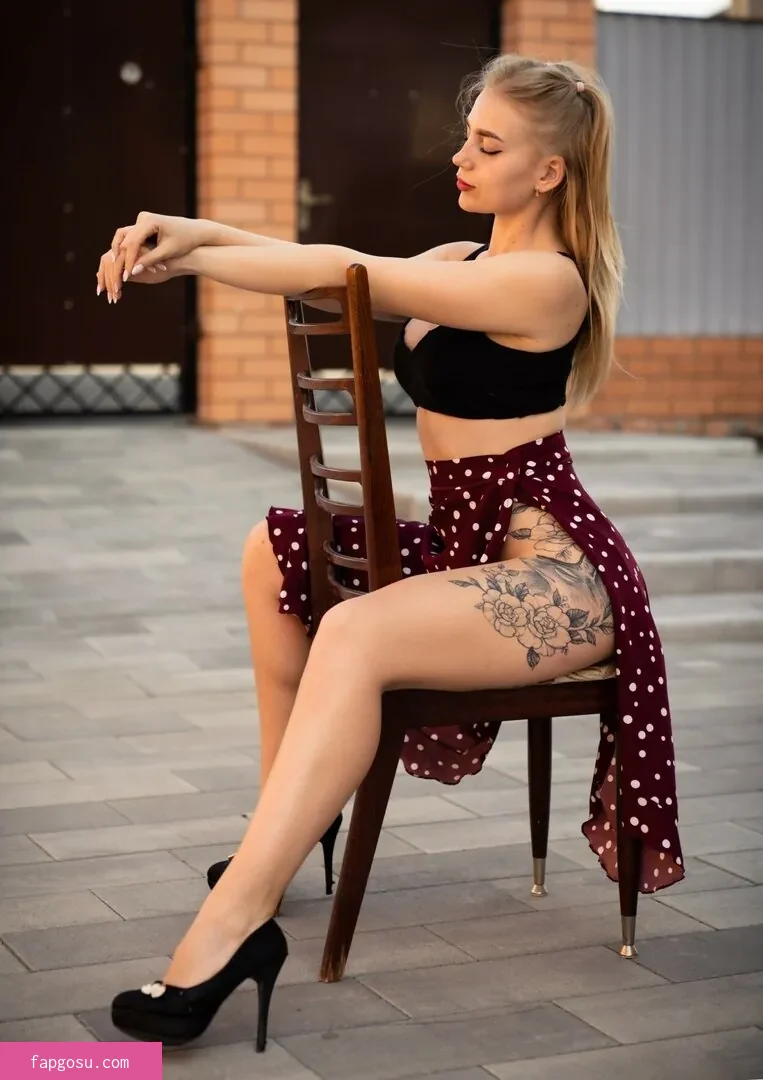Yuliya Fox