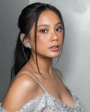 Ylona Garcia content