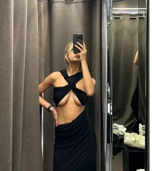 Ylona Garcia content