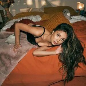 Ylona Garcia content