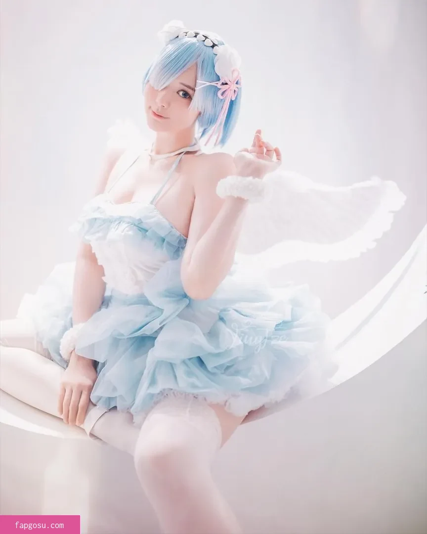 Ying Tze