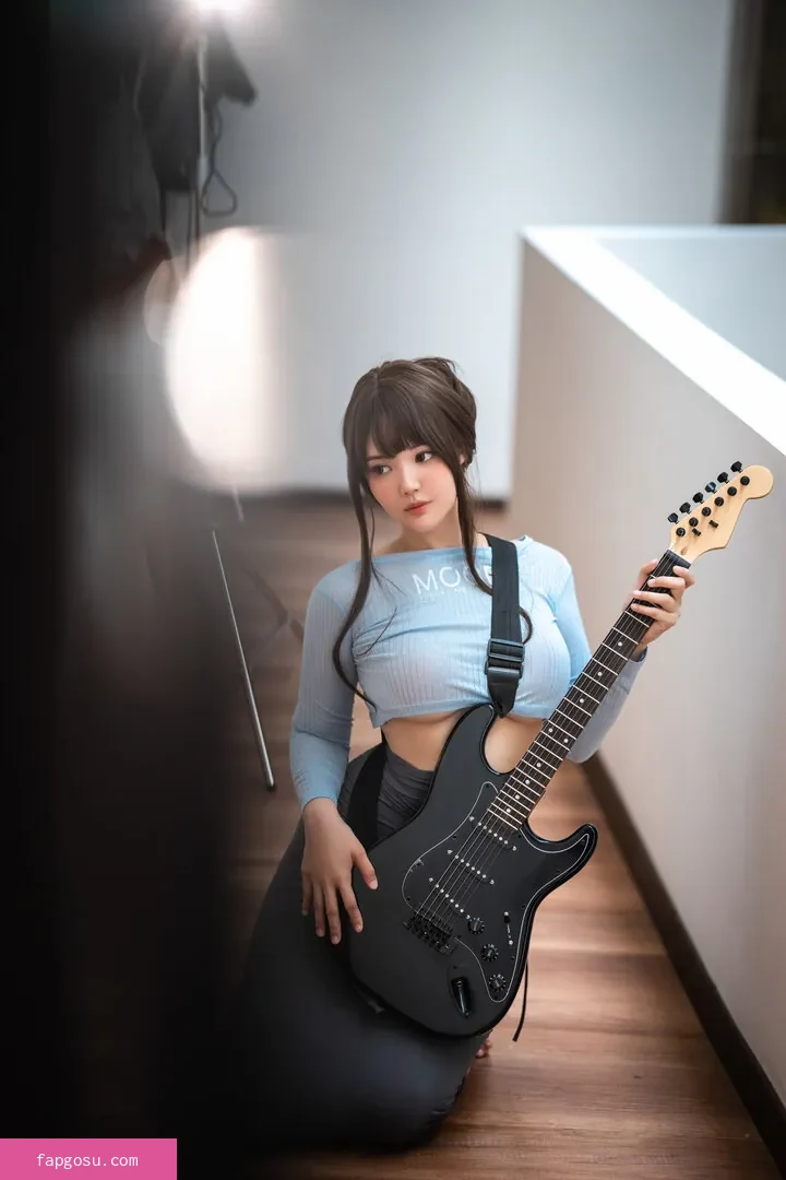 Ying Tze