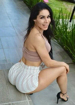 Yuliett Torres content