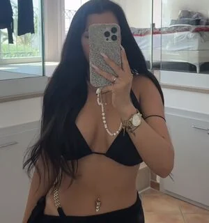 Zoë Chiara Wallner content