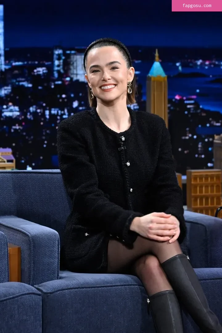 Zoey Deutch