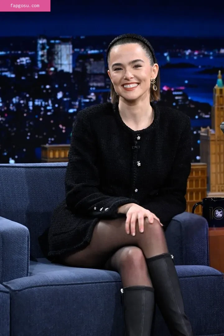 Zoey Deutch
