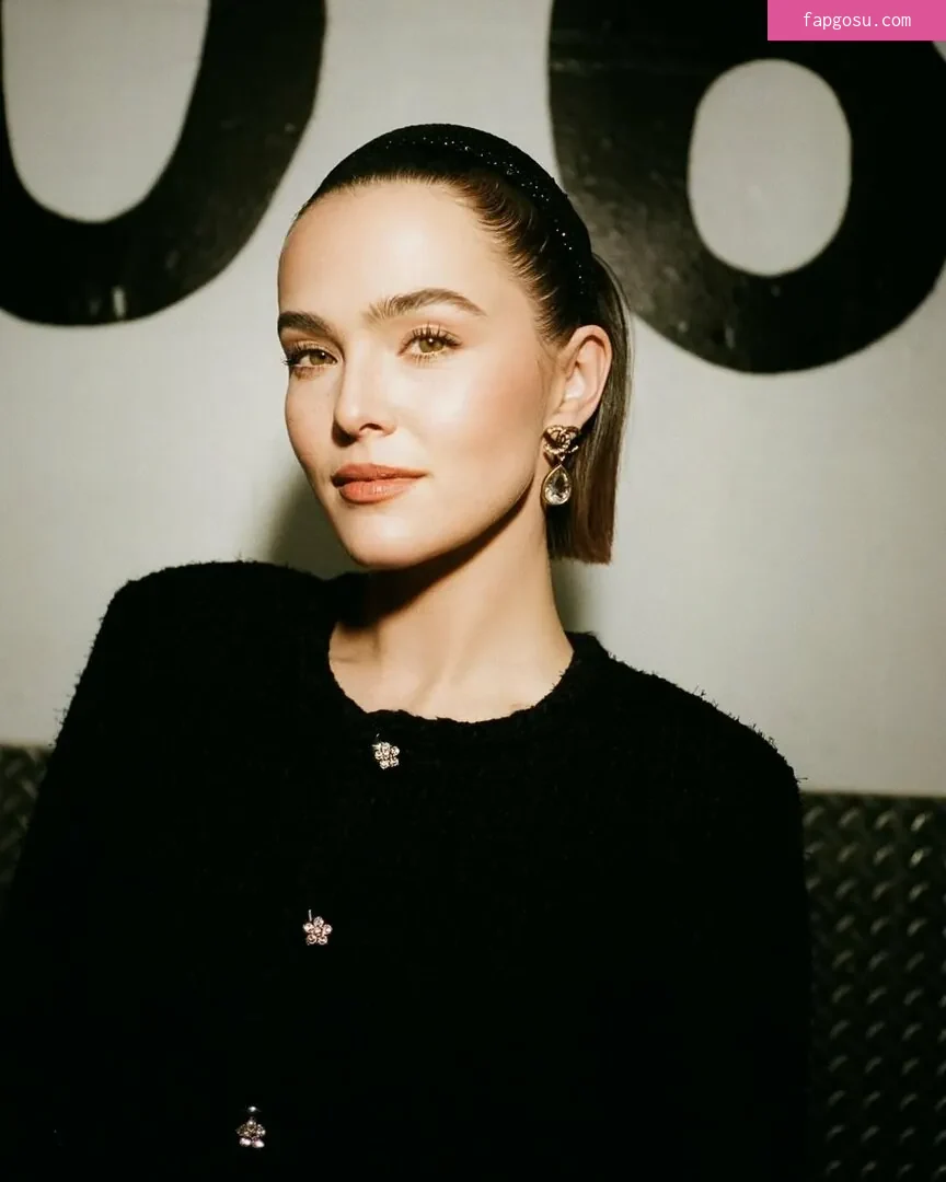 Zoey Deutch