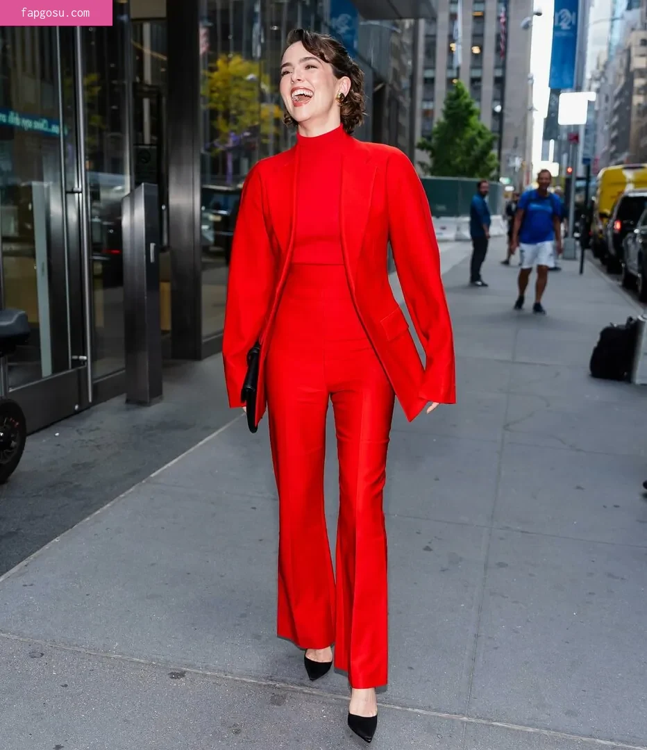 Zoey Deutch