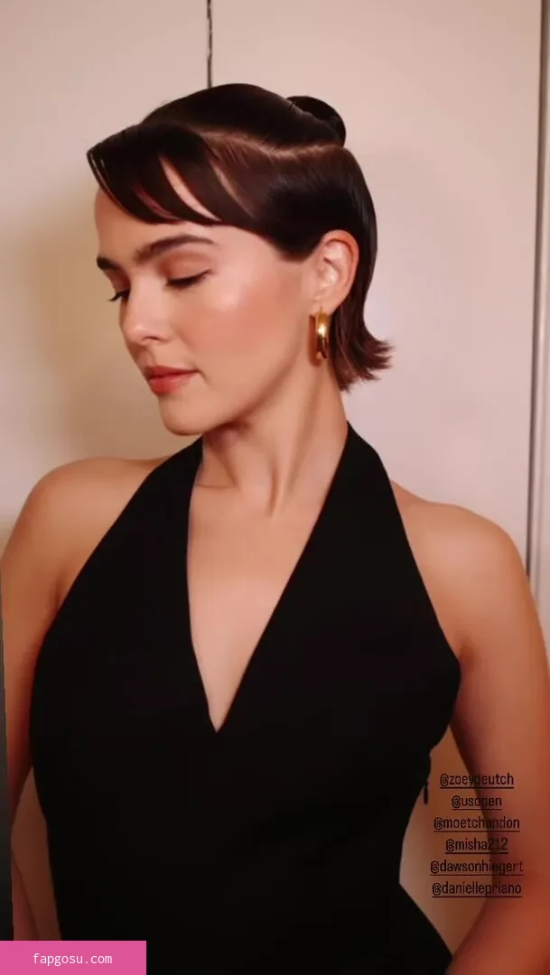 Zoey Deutch
