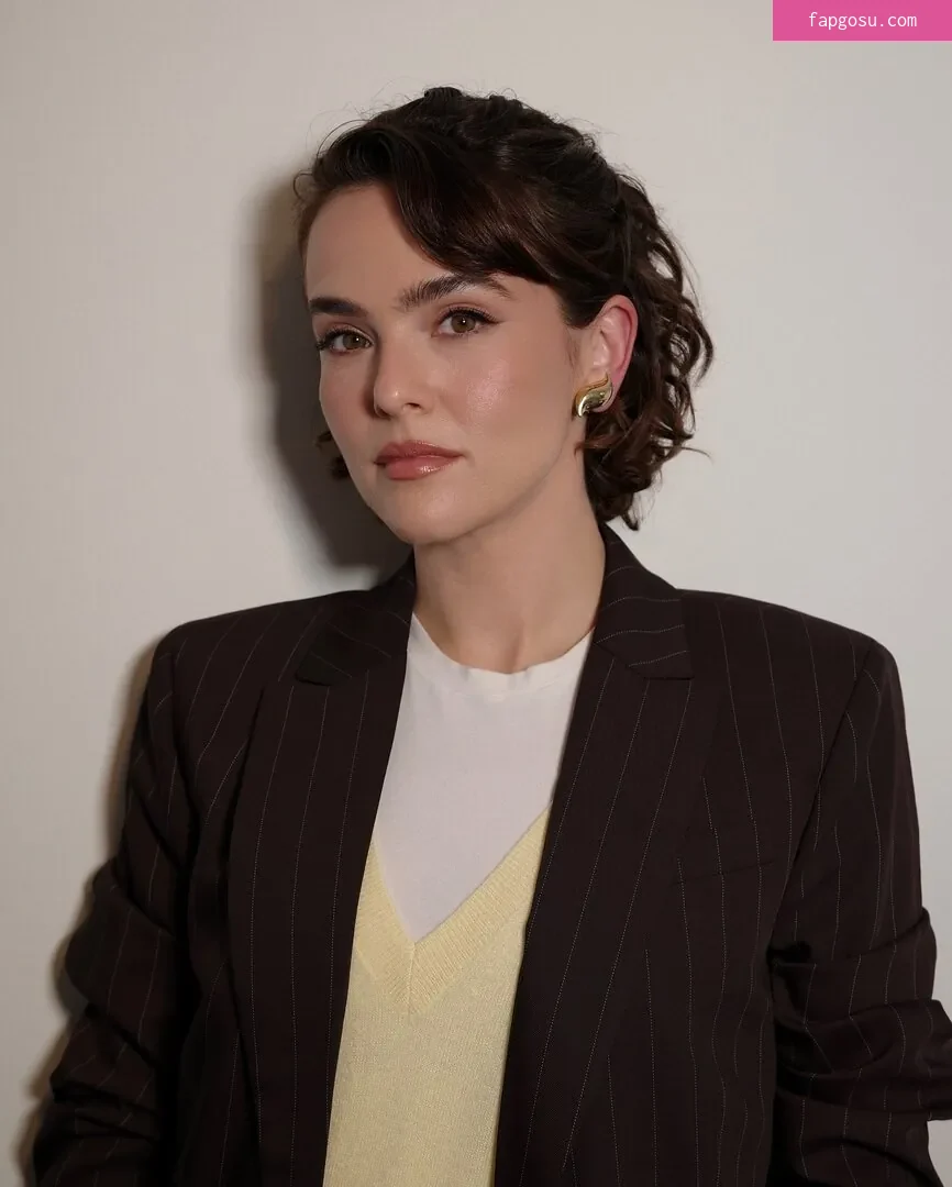 Zoey Deutch