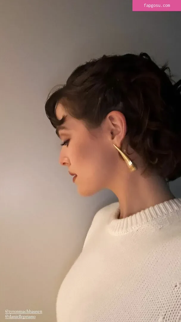 Zoey Deutch