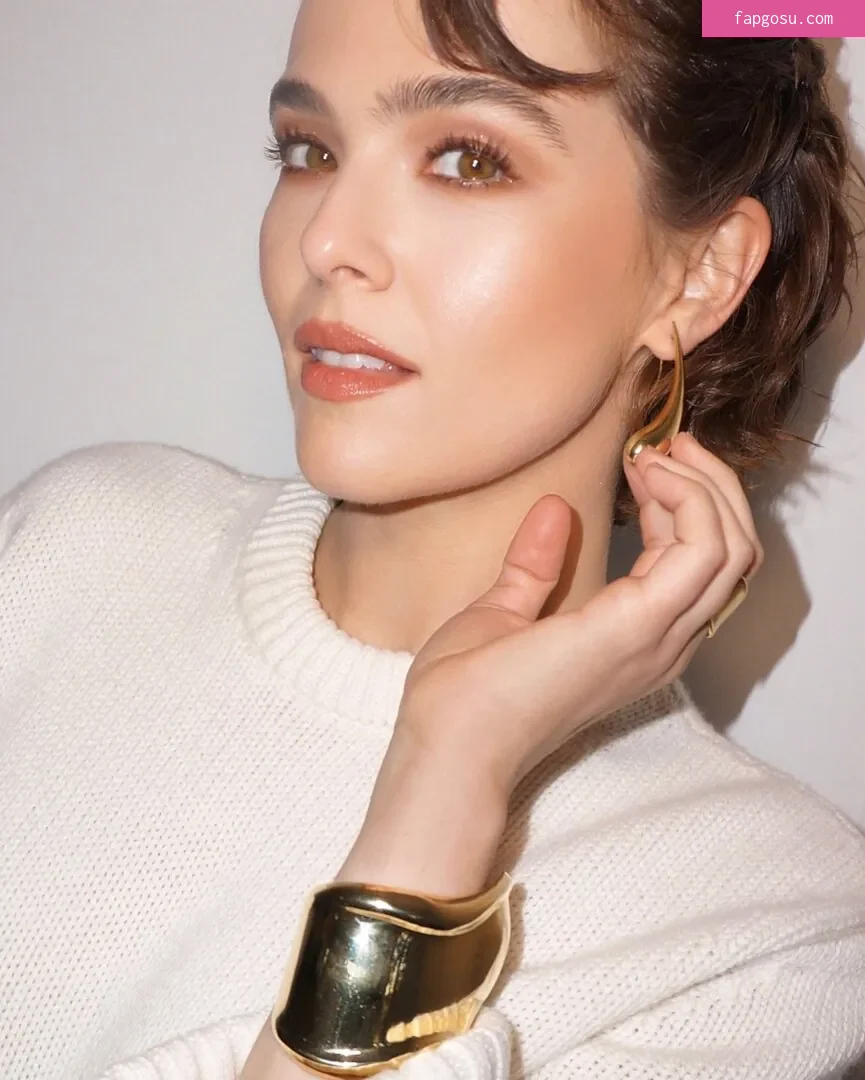 Zoey Deutch