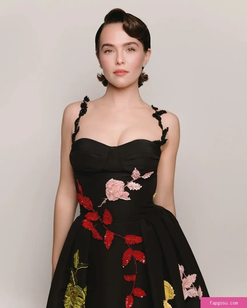 Zoey Deutch