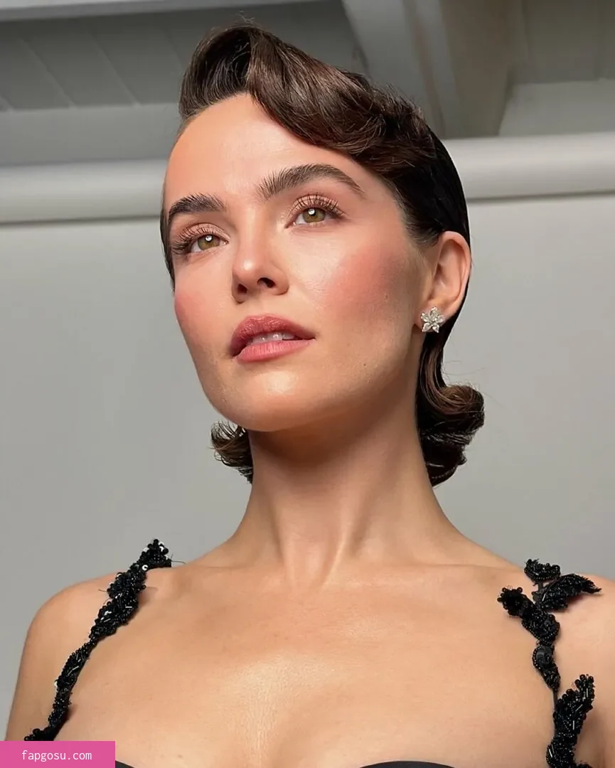 Zoey Deutch