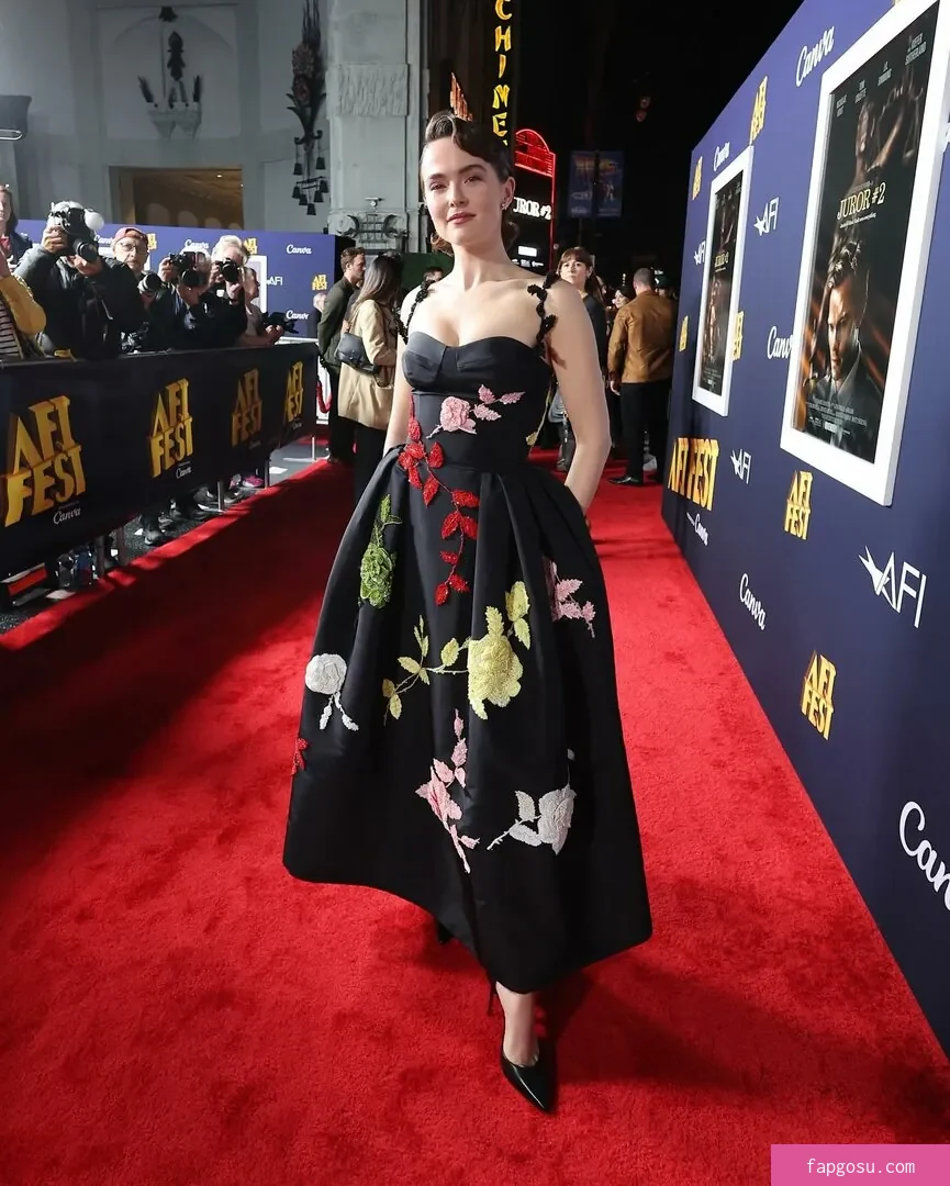 Zoey Deutch