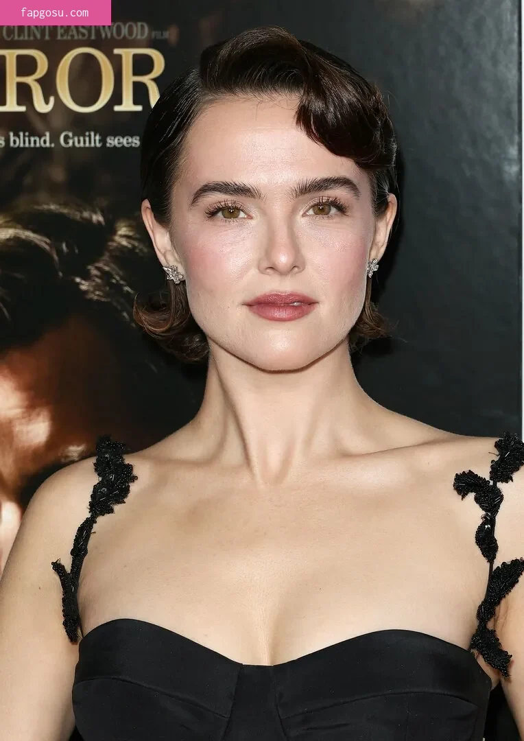 Zoey Deutch